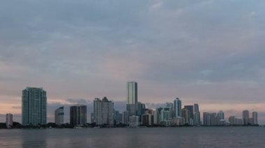 Zaman atlamalı Miami Skyline uzaklaştırmak