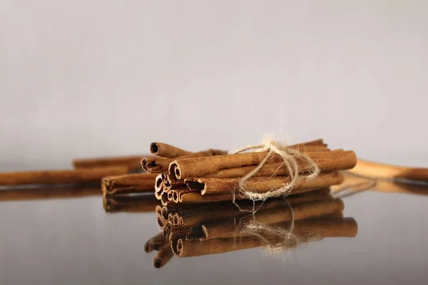 Cinnamon Sticks Light Background — Stock Photo, Image