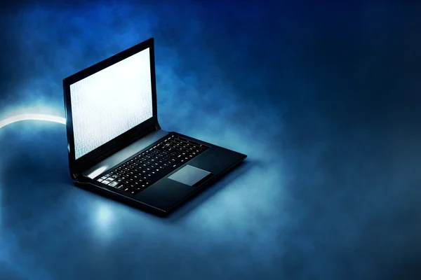 Mavi bir arka plan üstünde bilgisayar