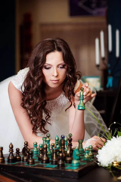 Beautiful bride in luxury hotel room — Stock Photo, Image