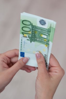 Euro para banknot tutan Famale el