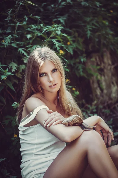 Woman with snails — Stock Photo, Image