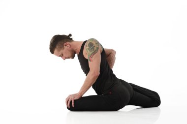 Yoga adam Studio poz
