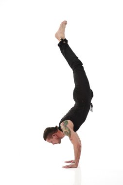 Yoga adam Studio poz