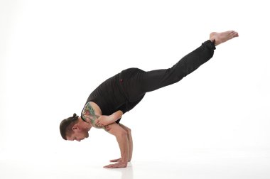Yoga adam Studio poz