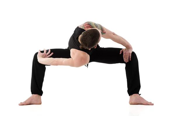Yoga Man posando en estudio —  Fotos de Stock