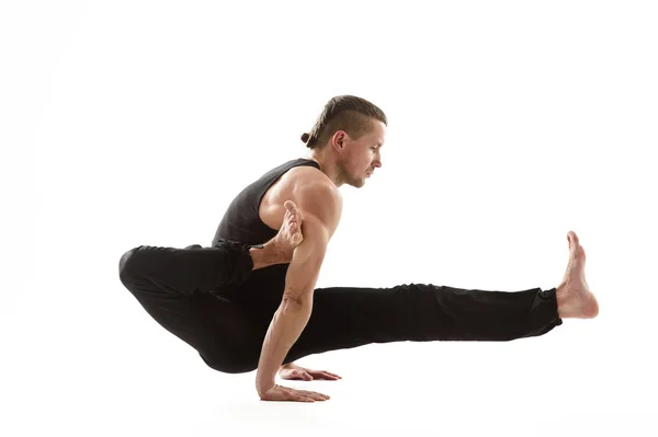 Yoga Man posando en estudio — Foto de Stock