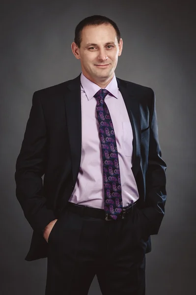 Confident man in suit — Stock Photo, Image