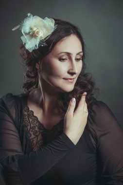 Retro tarzı romantik kadın