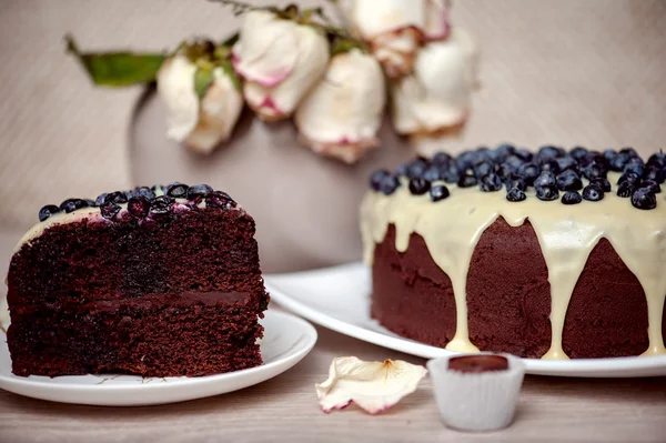 ブルーベリーとチョコレートのケーキ ストック写真