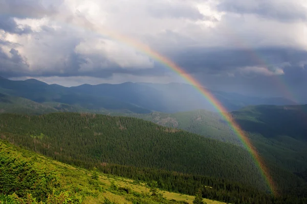 Double rainbow in the Ukrainian Carpathians — Stock Photo, Image