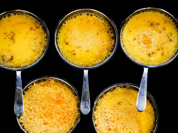 Bulgar kremalı karamel çölü