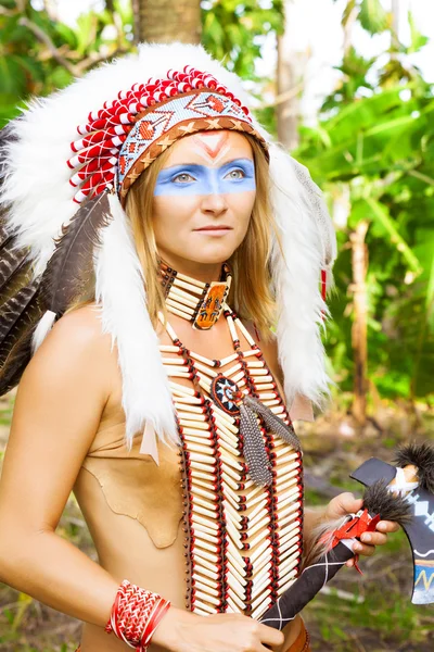 Nativo americano, índios em vestido tradicional — Fotografia de Stock