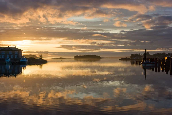 Colorato Tramonto Sull Acqua Ferma Della Baia Prosperity Sull Isola — Foto Stock