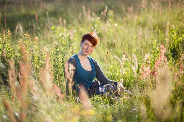 Yaz sunlighted portre