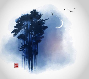 Yüksek yeşil orman ağaçları ve gece gökyüzünde hilal aylı kuş sürüsü. Geleneksel oryantal mürekkep boyası sumi-e, u-sin, go-hua. Hiyeroglifin çevirisi - zen.