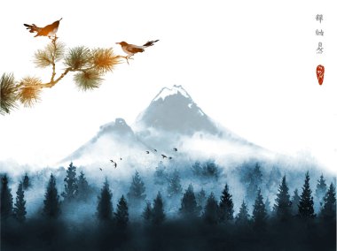 Çam ağacı dalındaki kuşlar, sisli orman ağaçları ve uzak dağlar. Geleneksel oryantal mürekkep boyası sumi-e, u-sin, go-hua. Hiyeroglifler - barış, özgürlük, doğa