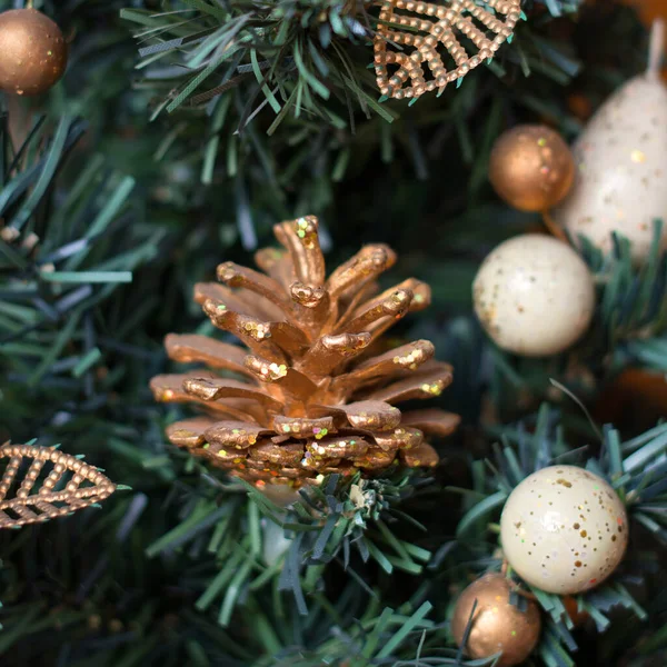 Nieuwjaarsspeelgoed Een Groene Spits — Stockfoto