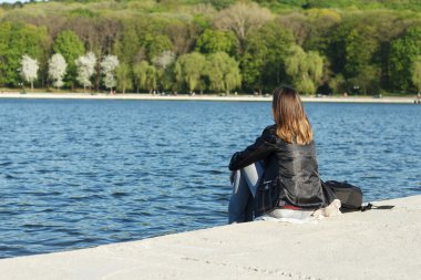 Banka kız meditasyon