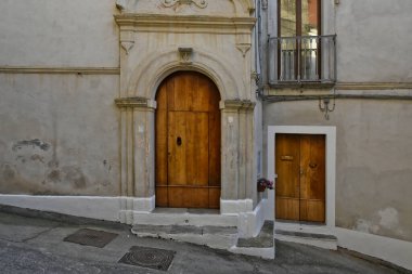 San Nicola Arcella 'da dar bir sokak, İtalya' nın Calabria bölgesinde eski bir kasaba..