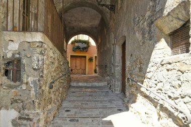 Galdo 'da San Bartolomeo' da dar bir sokak, İtalya 'nın Benevento eyaletinde bir ortaçağ köyü..