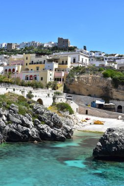 İtalya 'nın Puglia bölgesindeki bir kasabanın panoramik manzarası.