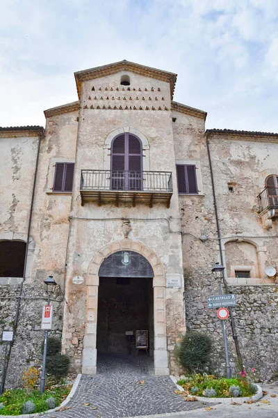 Fornelli Itálie 2019 Věž Vstupními Dveřmi Středověké Vesnici Oblasti Molise — Stock fotografie