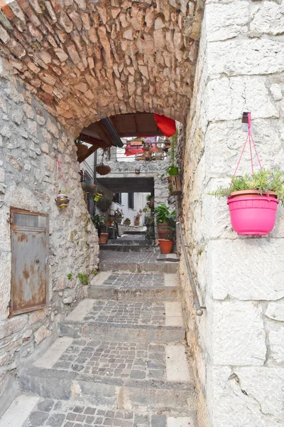 Fornelli Itálie 2019 Charakteristická Ulička Středověké Vesnice Regionu Molise — Stock fotografie