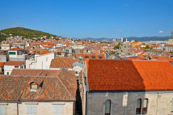 Hırvatistan 'ın antik bir kenti olan Split' in tarihi merkezinin panoramik manzarası.