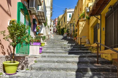 Napoli, İtalya 'da eski bir kasabada bir sokak.
