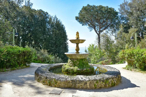 Uma Fonte Jardim Público Nápoles Itália — Fotografia de Stock