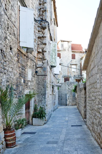 Trogir Croazia 2017 Una Piccola Strada Nel Quartiere Medievale Una — Foto Stock