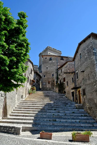 Sermoneta Itália 2021 Uma Rua Entre Antigos Edifícios Pedra Medievais — Fotografia de Stock