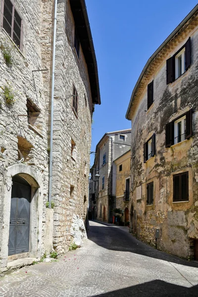 Bassiano Itálie 2021 Úzká Ulice Mezi Kamennými Budovami Středověkého Města — Stock fotografie