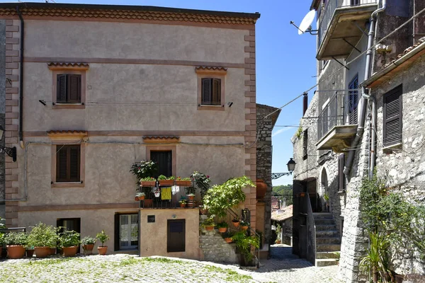 Bassiano Italië 2021 Een Smalle Straat Tussen Stenen Gebouwen Van — Stockfoto