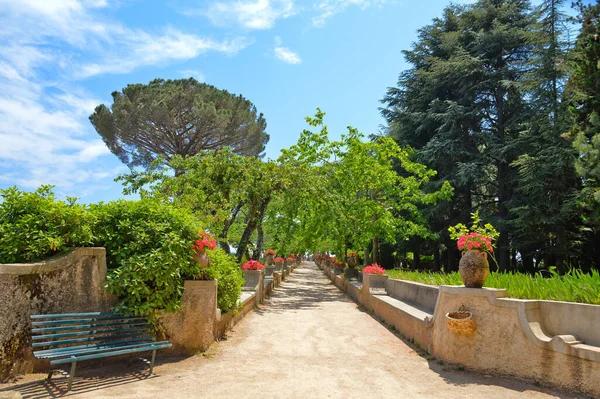 Ravello Olaszország 2017 Amalfi Partján Lévő Falu Nyilvános Kertjébe Vezető — Stock Fotó