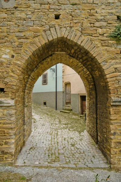 Una Stradina Tra Antiche Case Agnone Borgo Medievale Tra Montagne — Foto Stock