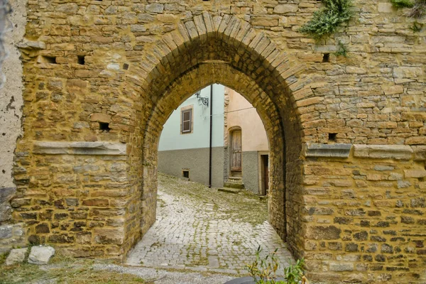 Eine Kleine Straße Zwischen Den Alten Häusern Von Agnone Einem — Stockfoto