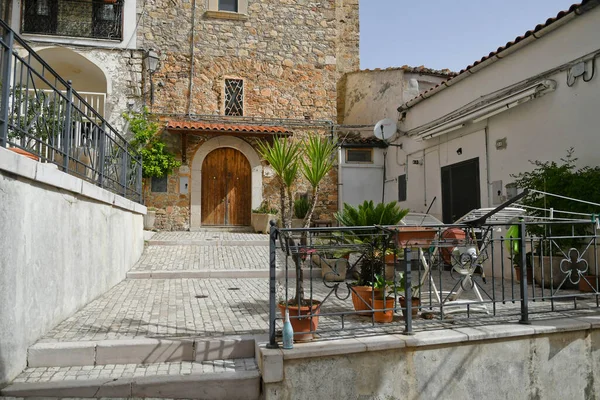 Una Pequeña Calle Entre Las Antiguas Casas Candela Pueblo Medieval —  Fotos de Stock