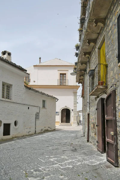 Bovino Itália 2021 Uma Rua Estreita Entre Casas Antigas Uma — Fotografia de Stock
