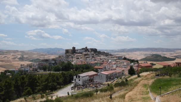意大利南部一个中世纪村庄Rocchetta Sant Antonio的全景 — 图库视频影像