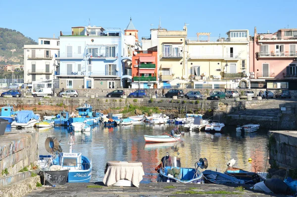 Pozzuoli Italie 2017 Bateaux Pêche Dans Vieux Port Une Ville — Photo