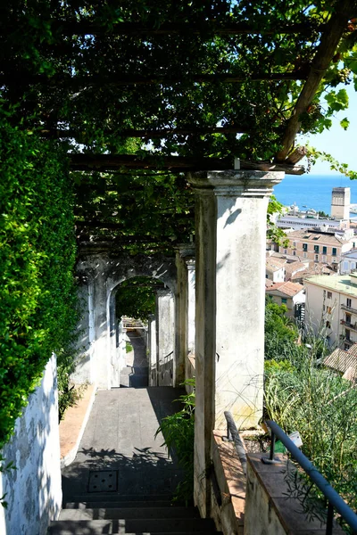 Salerno Temmuz 2021 Bir Halk Bahçesinden Ortaçağ Şehri Manzarası — Stok fotoğraf
