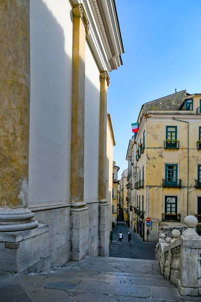Una Calle Salerno Centro Histórico Ciudad Con Edificios Época Medieval — Foto de Stock