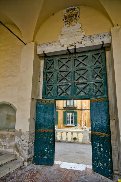 Выходная Дверь Внутреннего Двора Собора Городе Салерно Италия — стоковое фото