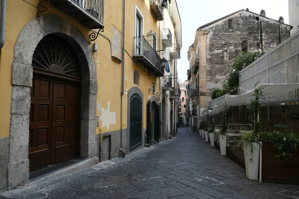 Una Calle Salerno Centro Histórico Ciudad Con Edificios Época Medieval — Foto de Stock