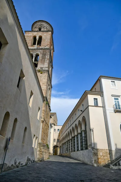 Uma Rua Salerno Centro Histórico Cidade Com Edifícios Era Medieval — Fotografia de Stock