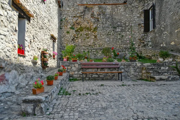 Una Panchina Una Strada Maenza Una Città Medievale Nel Lazio — Foto Stock