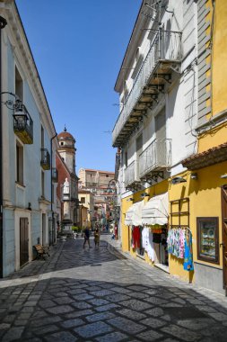 Maratea 'nın tarihi merkezinde bir cadde, İtalya' nın Basilicata bölgesinde eski bir kasaba..