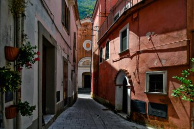 Maratea 'nın tarihi merkezinde bir cadde, İtalya' nın Basilicata bölgesinde eski bir kasaba..